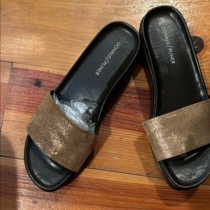 Donald J. Pliner Brown Sandals Sleek Comfort